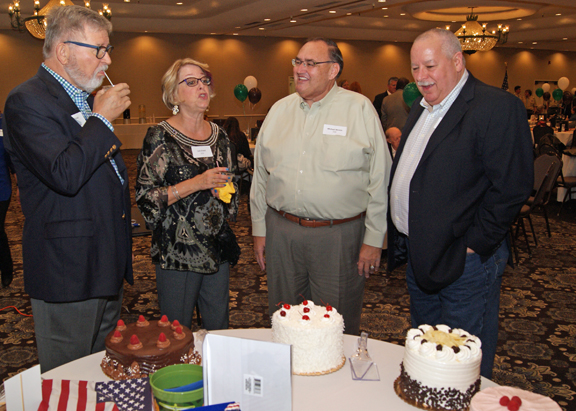 08LR DinnerAuction2017 guests