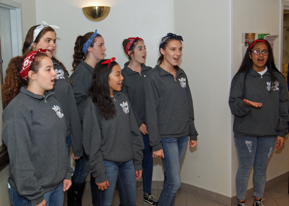 43LR DinnerAuction2017 choir