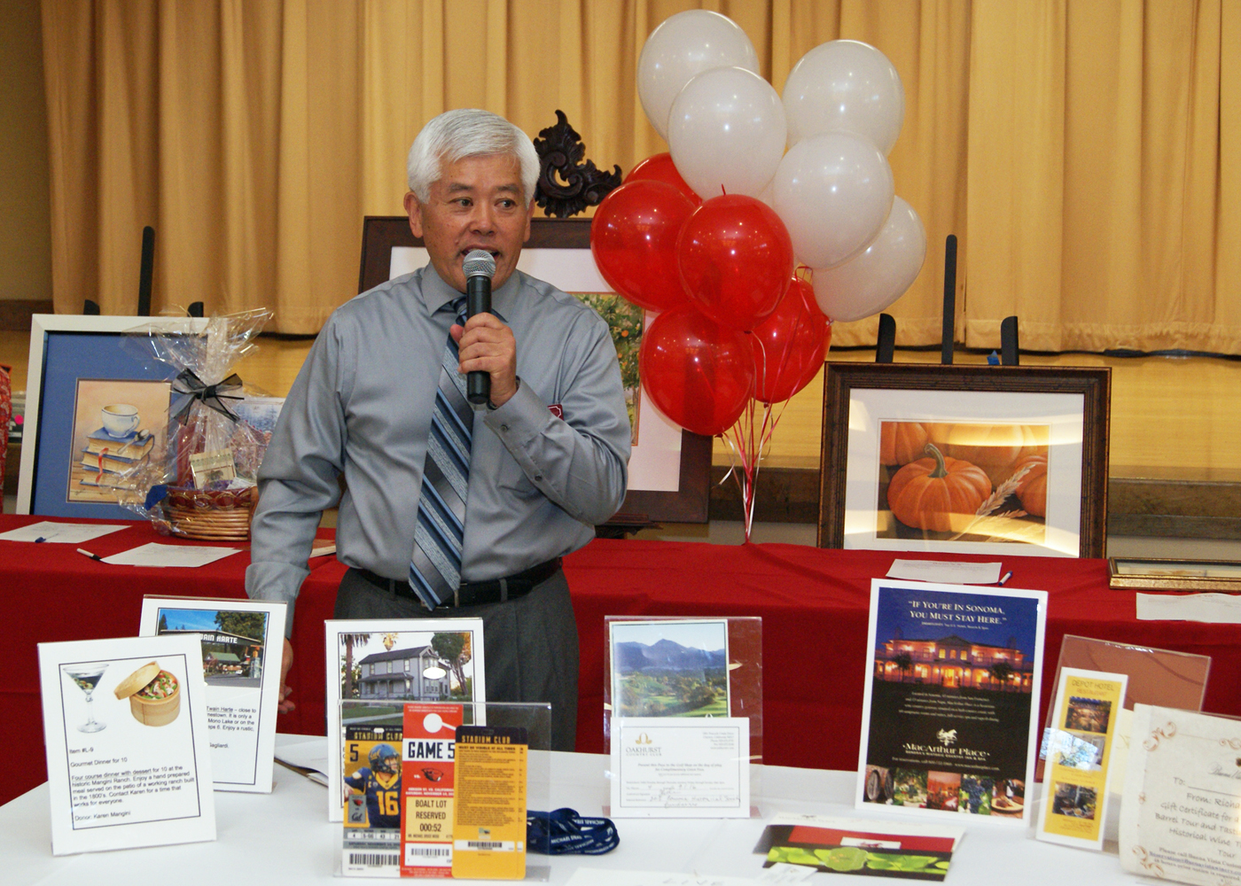 LR200 DinnerAuction 14 CHS 17Oct2015