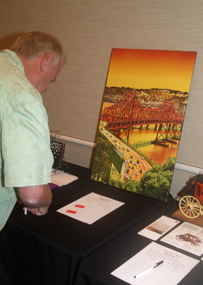 LR CHS DinnerAuction 2016 06 SilentAuction