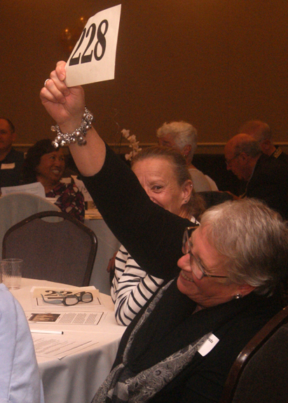 LR CHS DinnerAuction 2016 46 LiveAuction